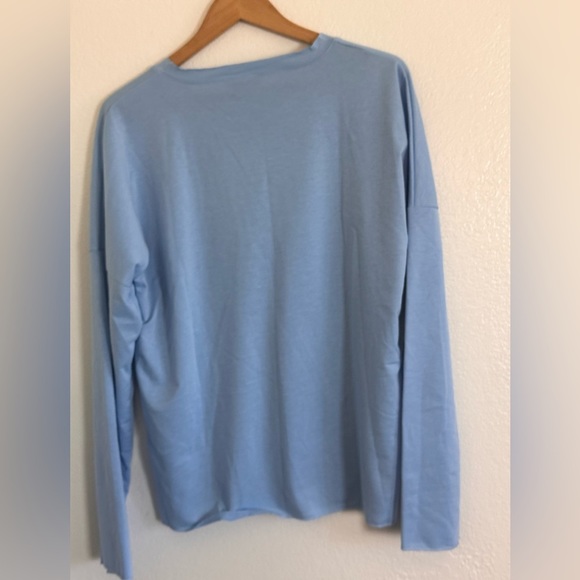 Long Sleeve Regular Fit Casual Sweatshirt Cold 24/7  Women Size Medium Blue NWOT - Picture 2 of 3
